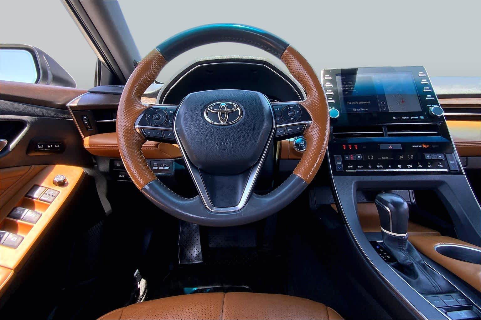 2022 Toyota Avalon Limited Wind Chill Pearl at Group 1 Toyota Southwest