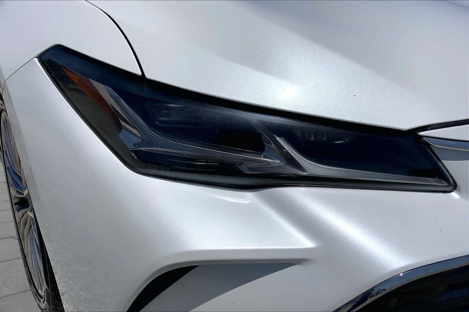 2022 Toyota Avalon Limited Wind Chill Pearl at Group 1 Toyota Southwest