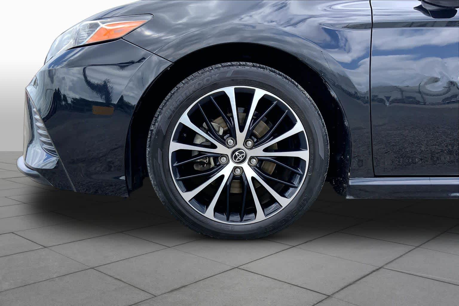 2020 Toyota Camry SE Midnight Black Metallic at HGreg Houston