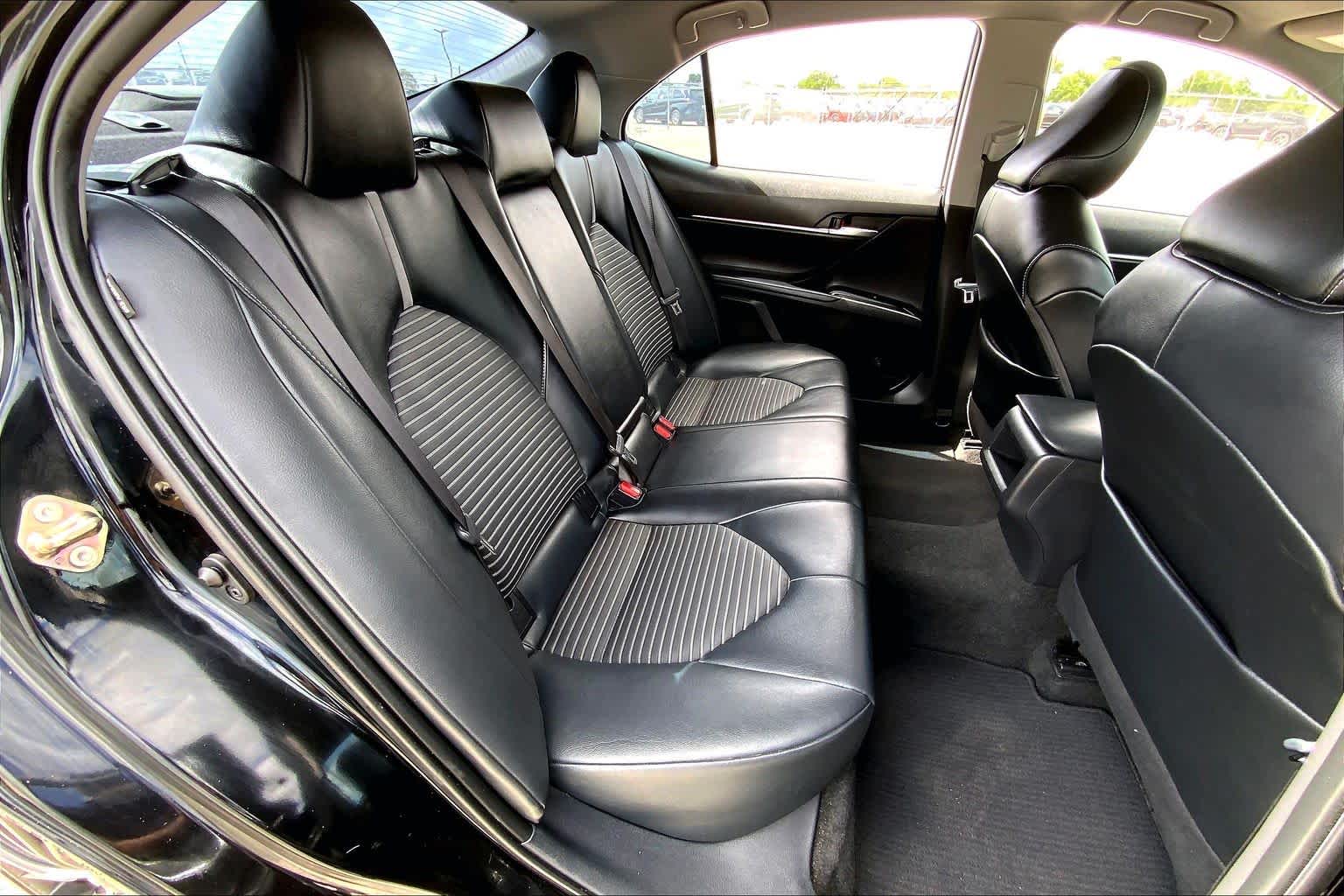 2020 Toyota Camry SE Midnight Black Metallic at HGreg Houston