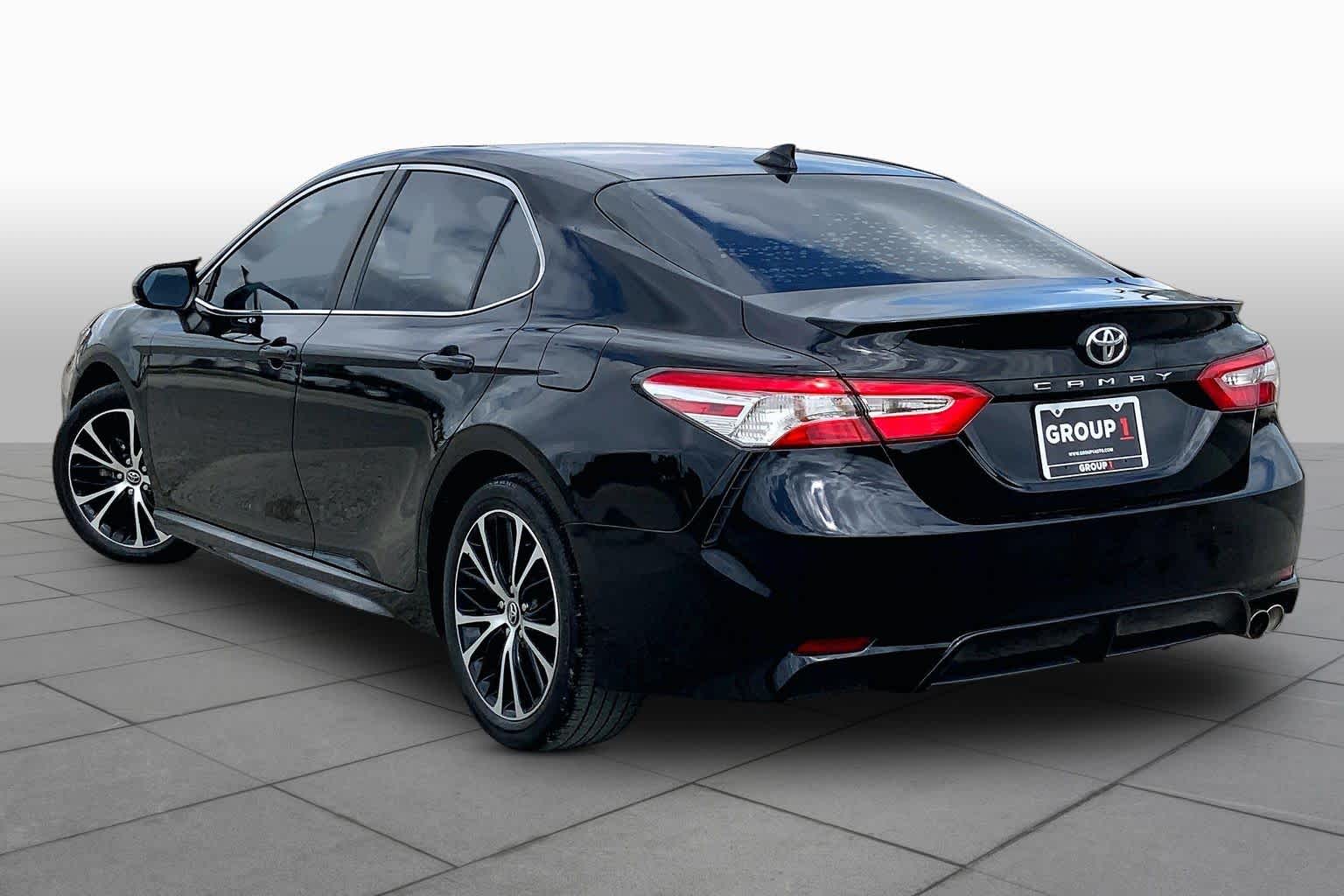2020 Toyota Camry SE Midnight Black Metallic at HGreg Houston
