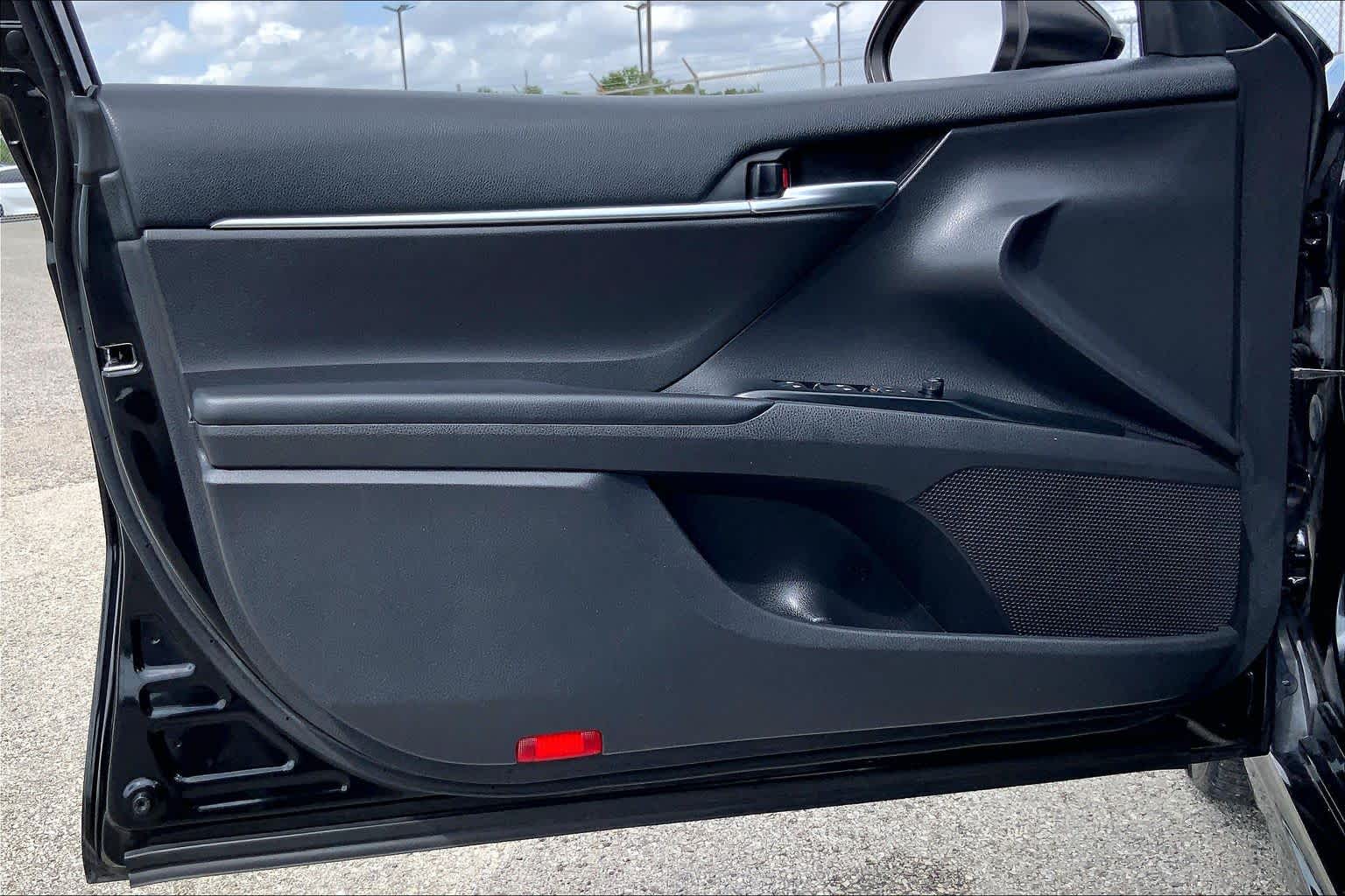 2020 Toyota Camry SE Midnight Black Metallic at HGreg Houston