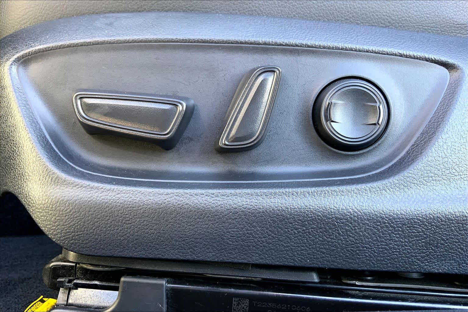 2023 Toyota Camry SE Ice Cap at Group 1 Toyota Southwest