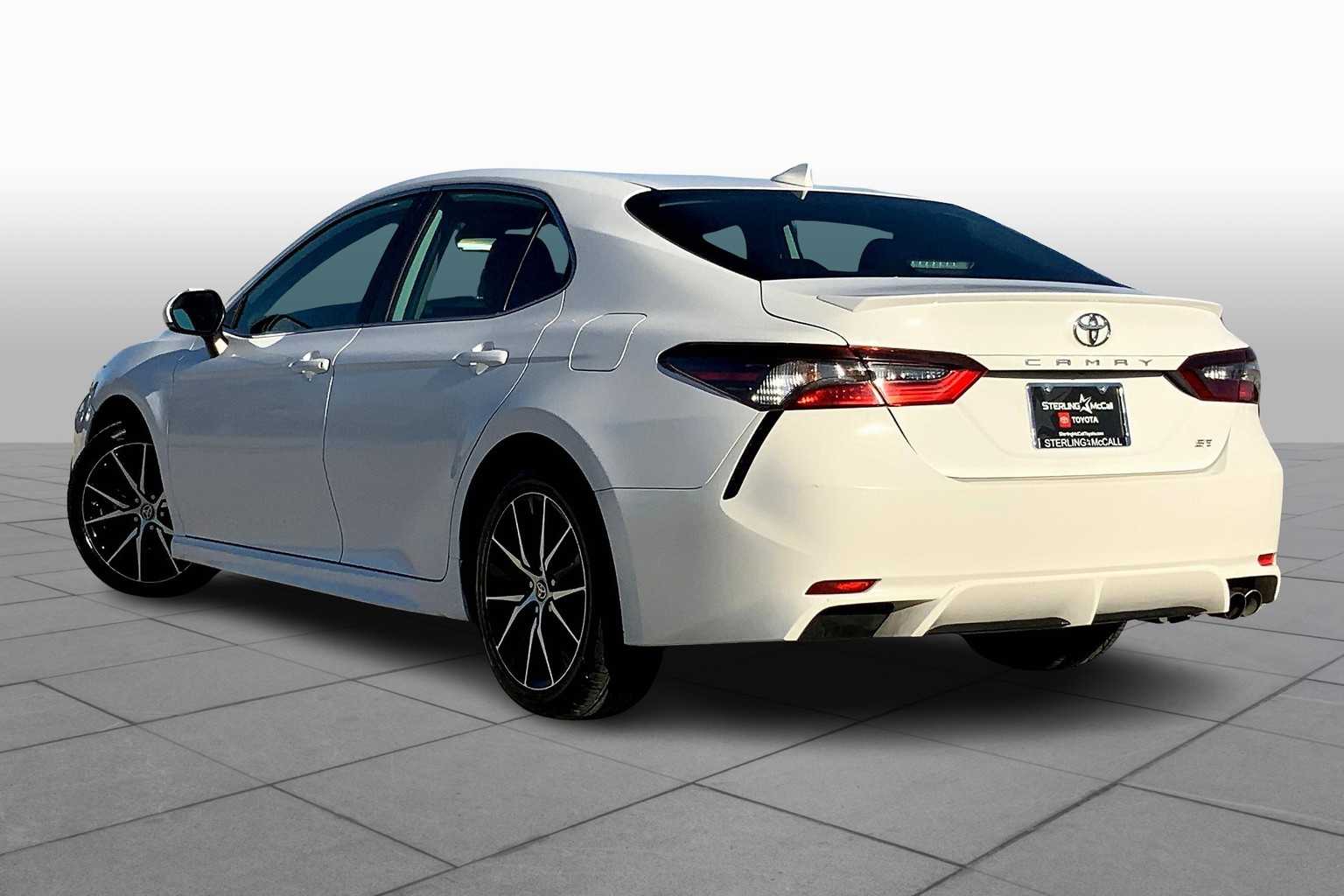 2022 Toyota Camry SE White at Group 1 Toyota Southwest