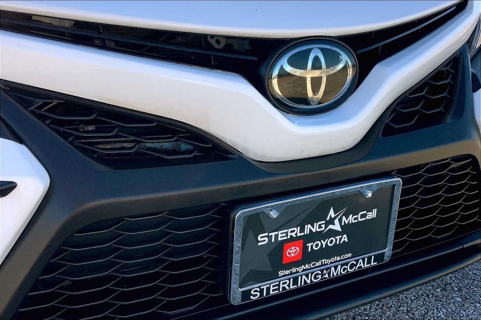 2022 Toyota Camry SE White at Group 1 Toyota Southwest