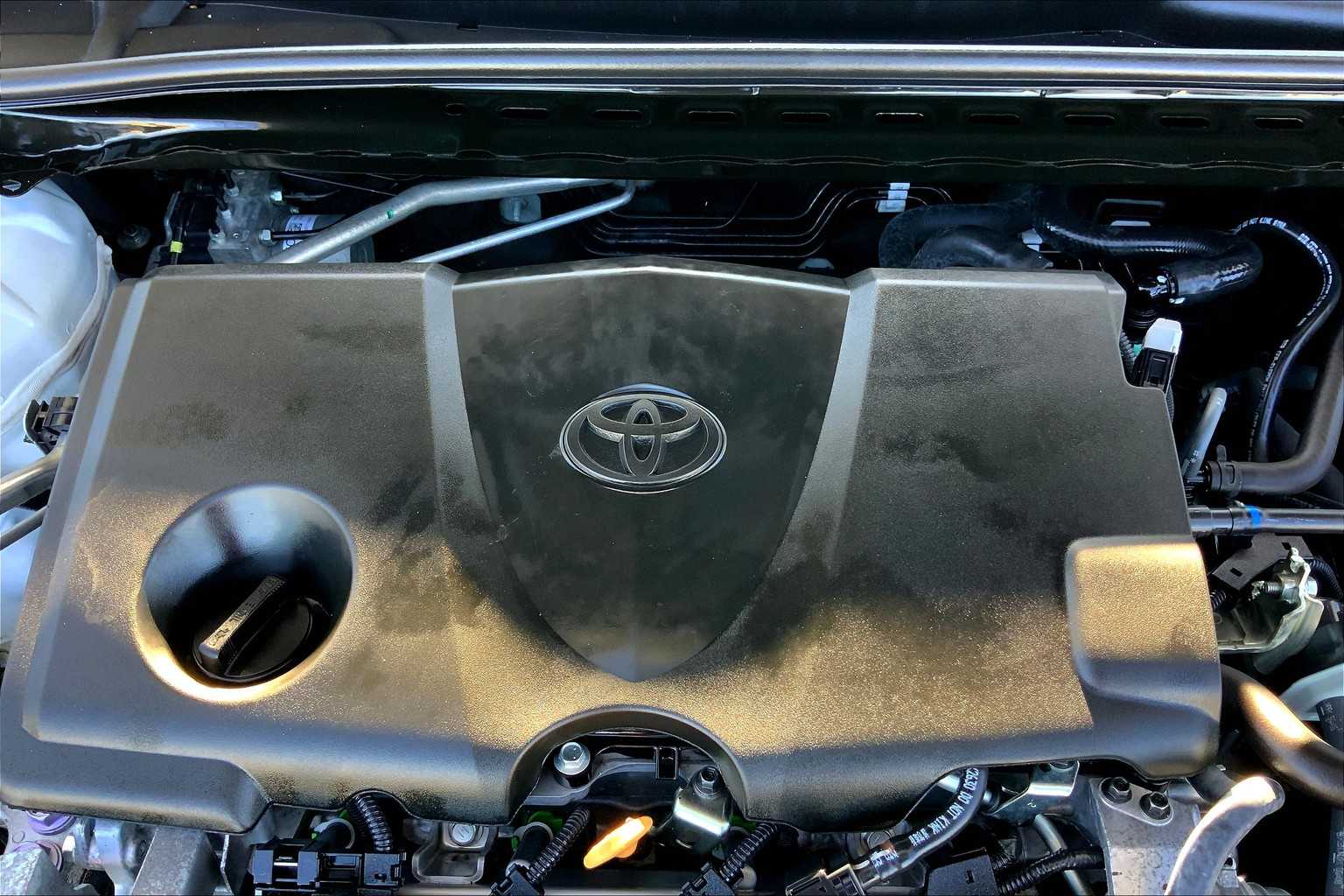 2022 Toyota Camry SE White at Group 1 Toyota Southwest