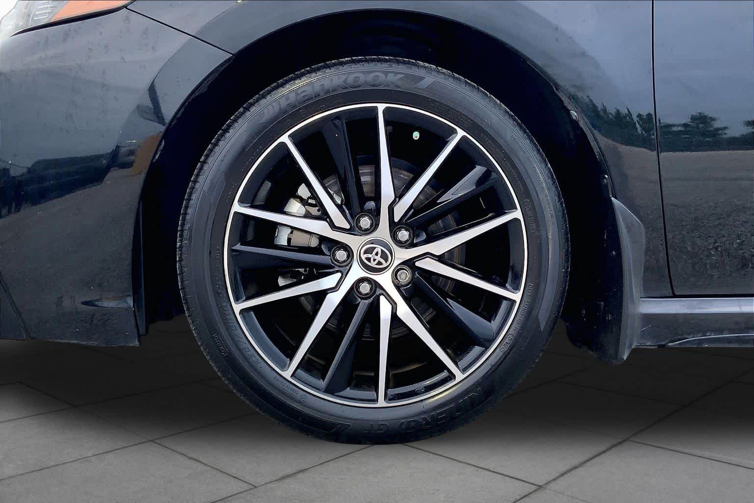 2023 Toyota Camry photo 11 of 33
