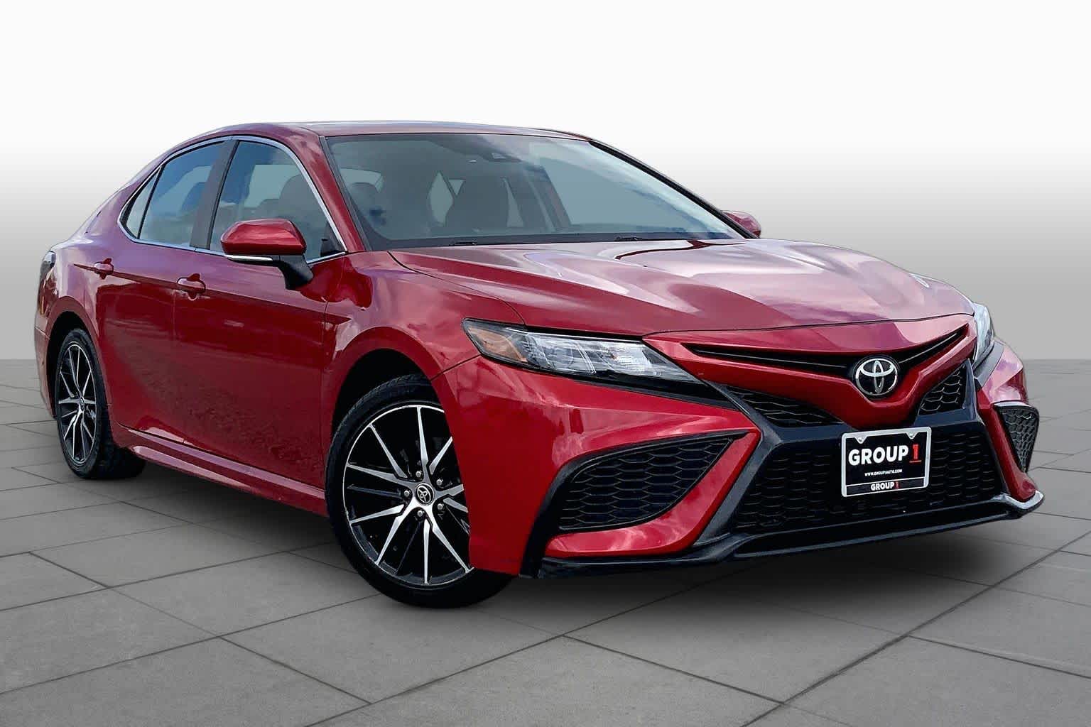 2022 Toyota Camry SE Supersonic Red at Group 1 Toyota Southwest