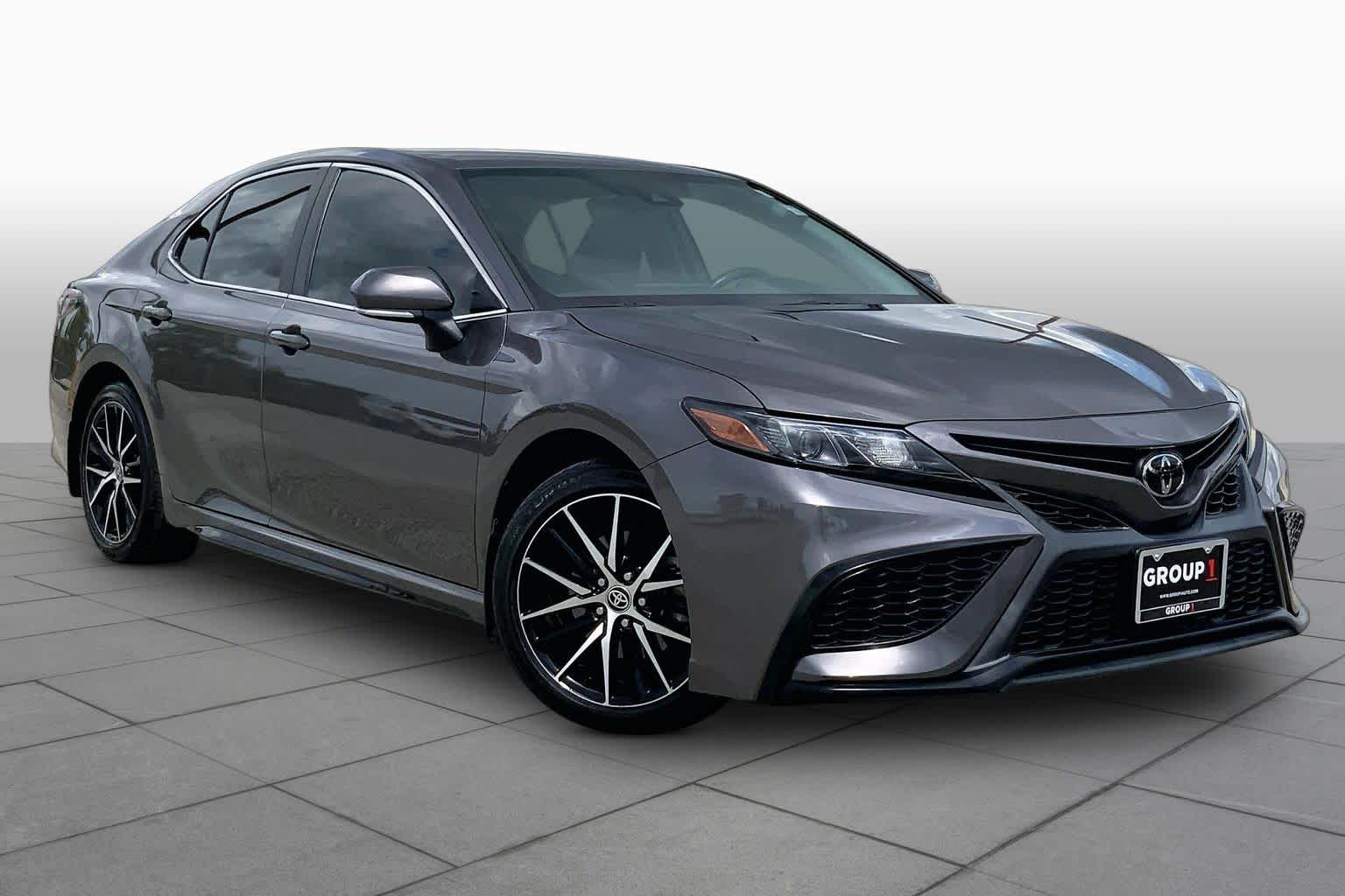 2022 Toyota Camry photo 3 of 36