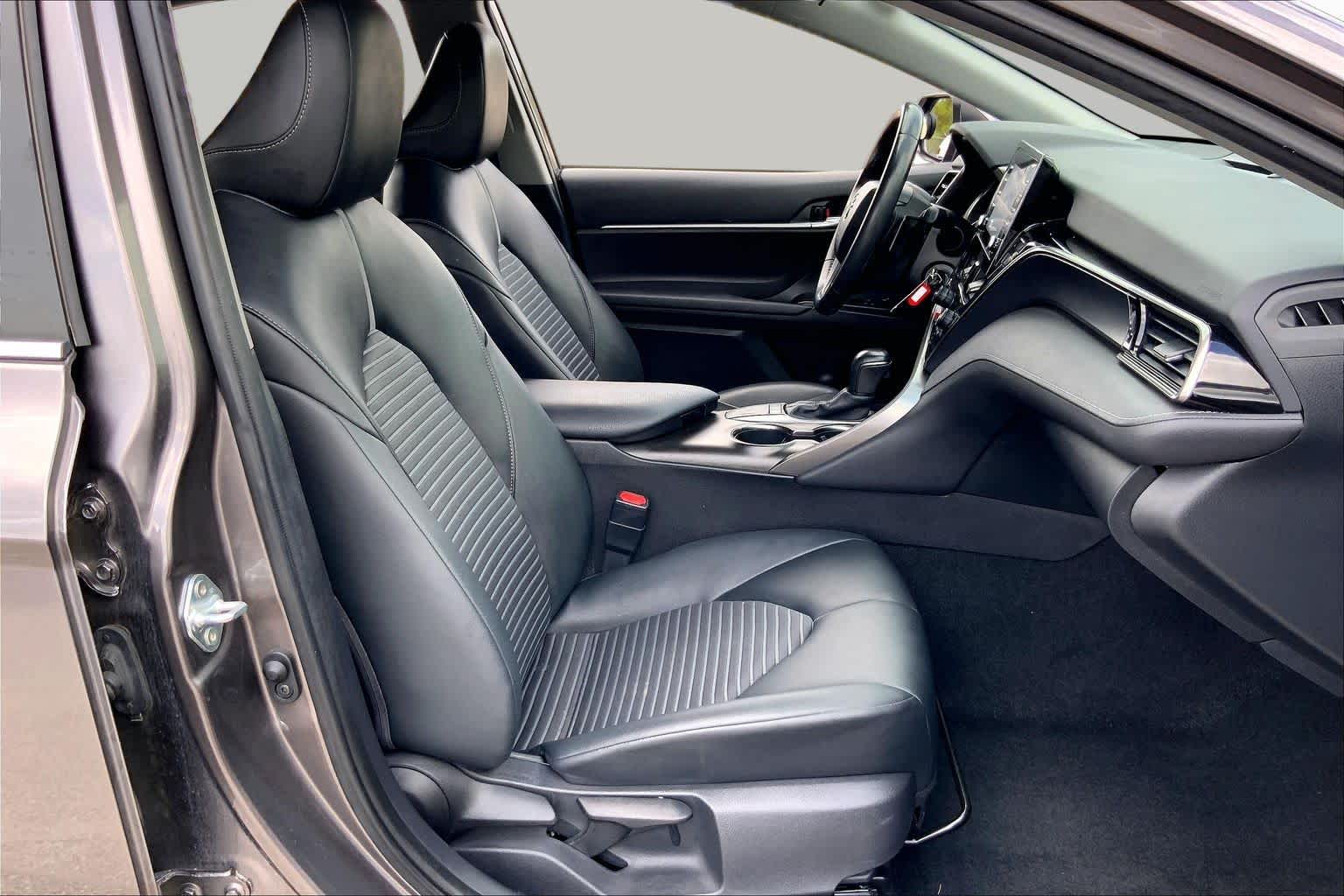 2022 Toyota Camry photo 9 of 36