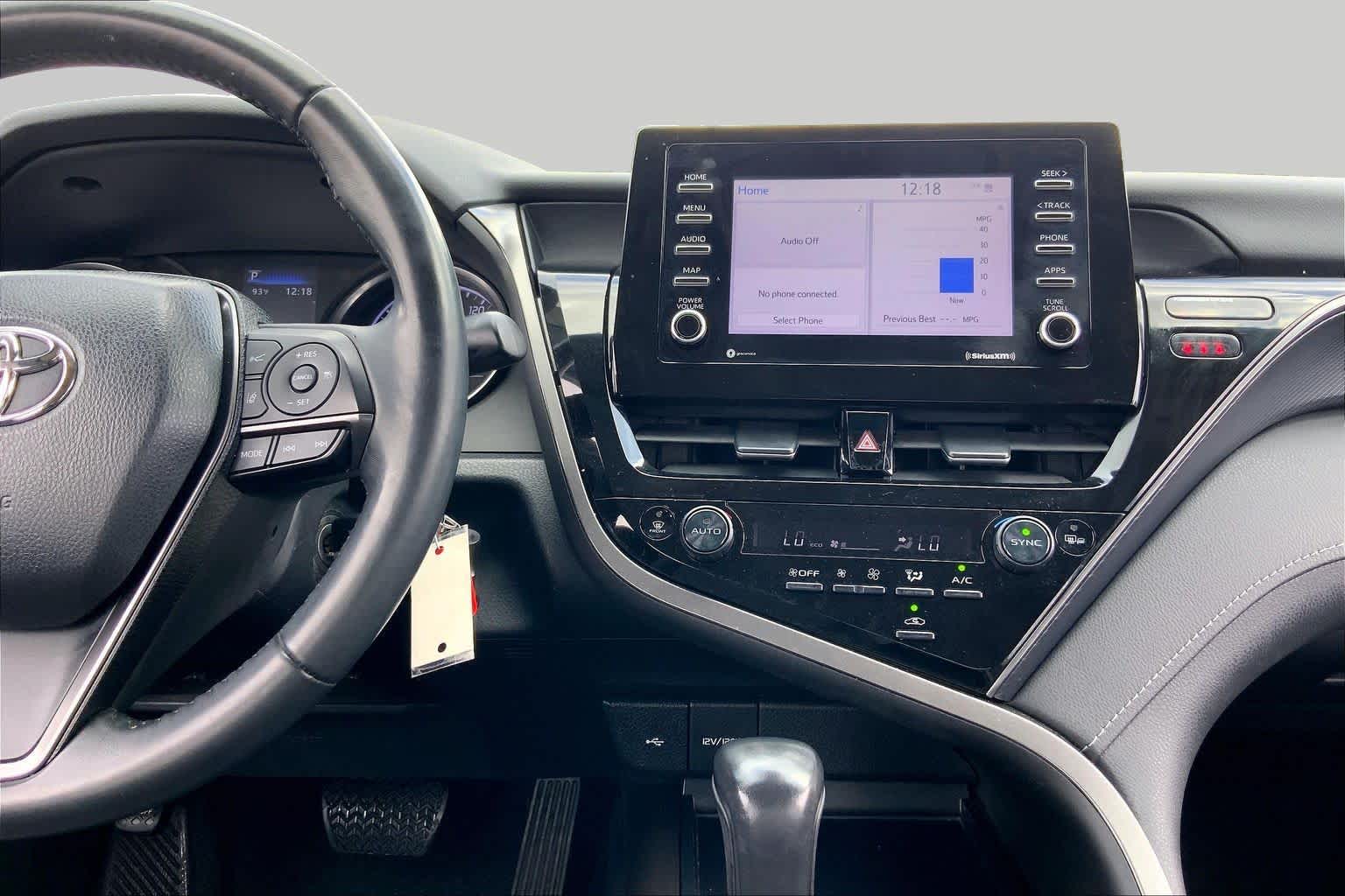 2022 Toyota Camry photo 7 of 36