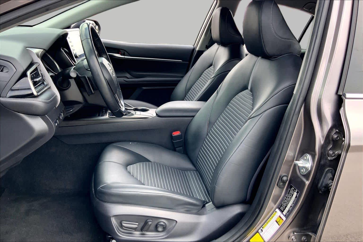 2022 Toyota Camry photo 8 of 36
