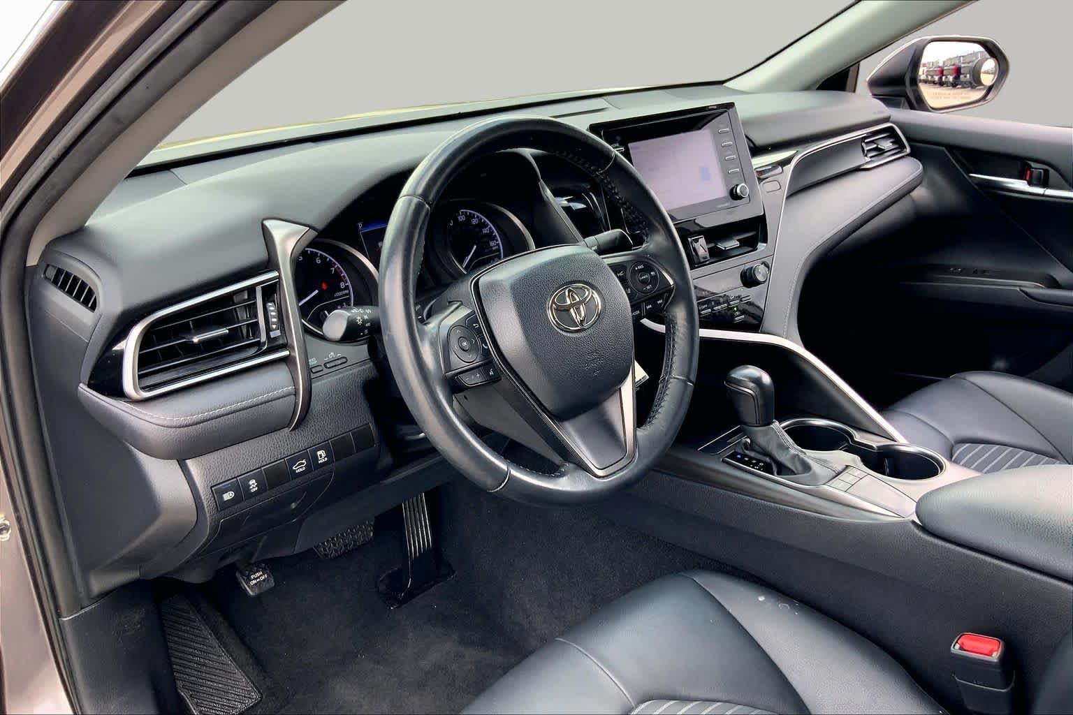 2022 Toyota Camry photo 17 of 36