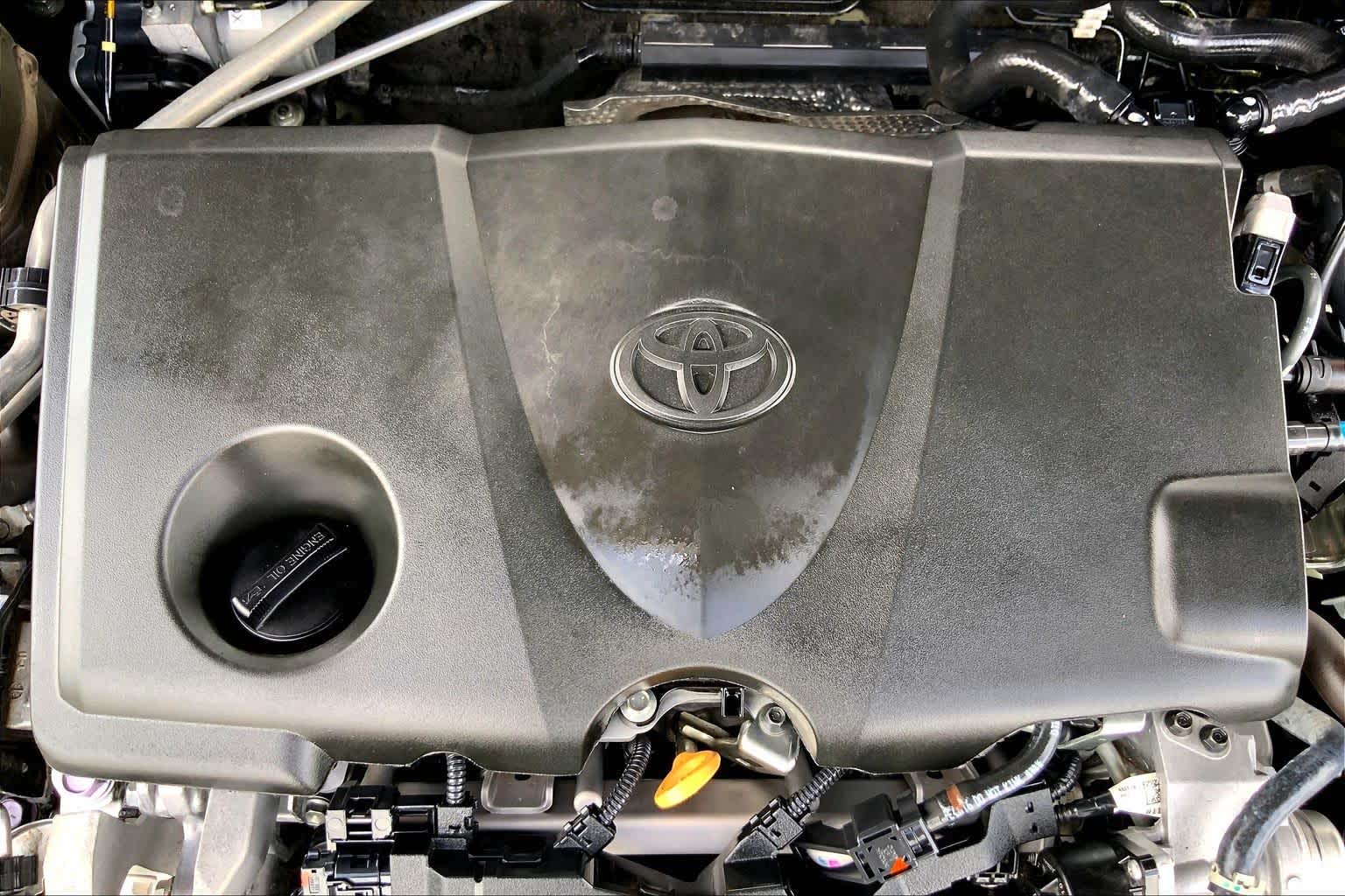 2022 Toyota Camry photo 32 of 36