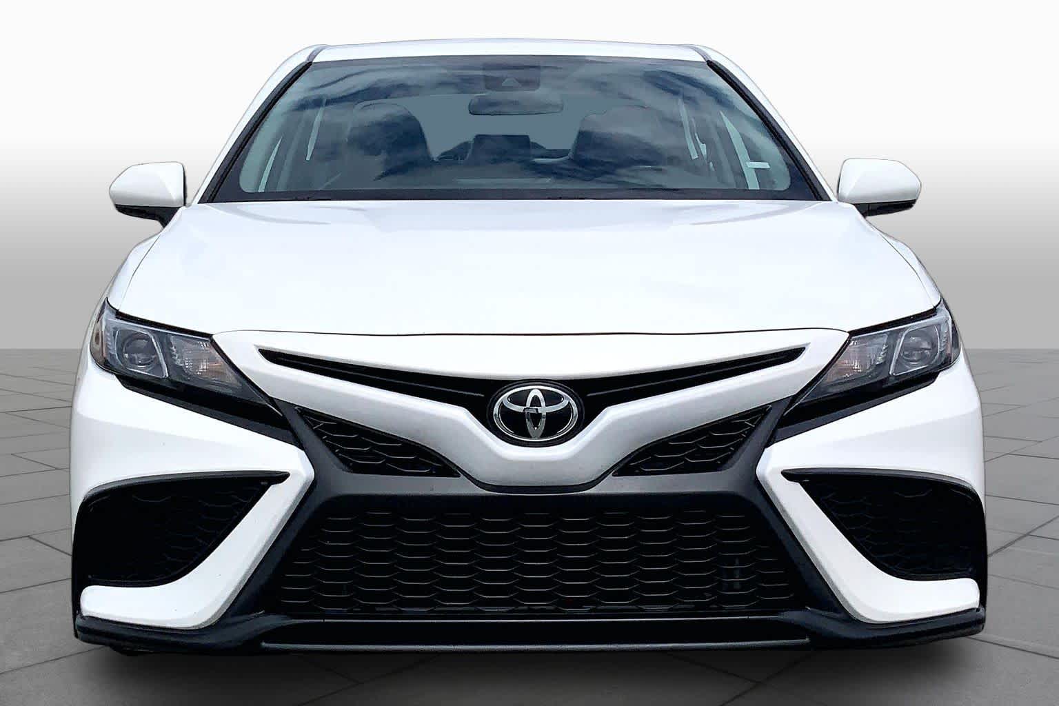 2024 Toyota Camry SE Ice Cap at HGreg Houston