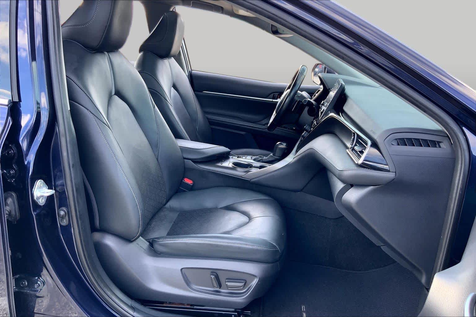 2022 Toyota Camry photo 8 of 35