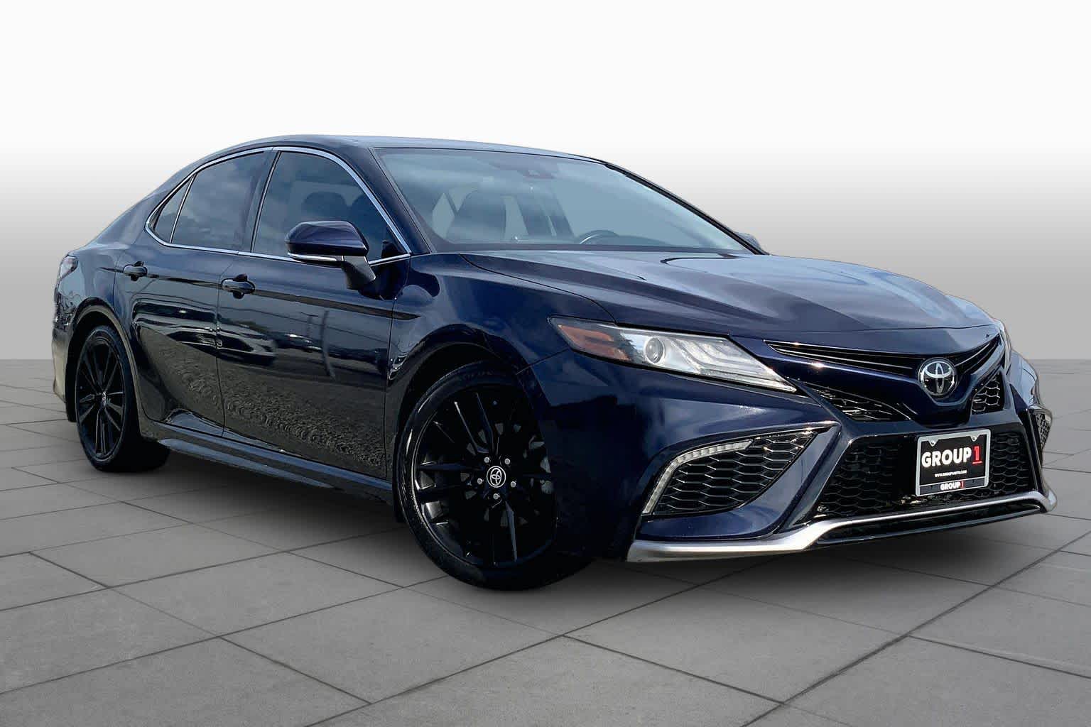 2022 Toyota Camry photo 2 of 35