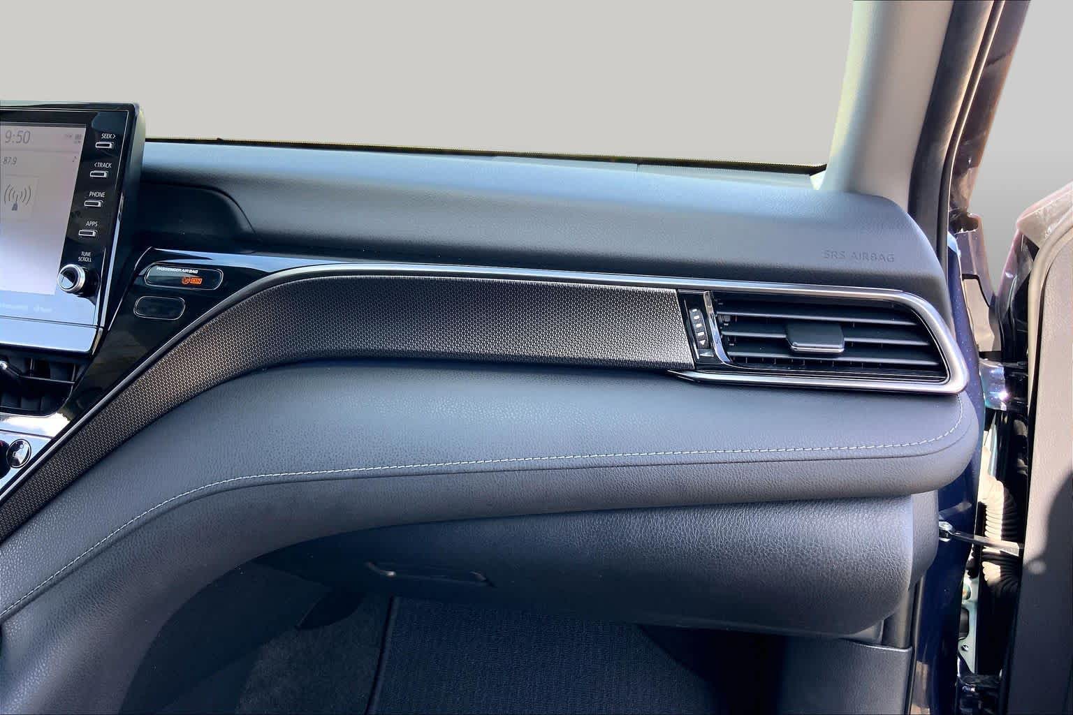 2022 Toyota Camry photo 17 of 35