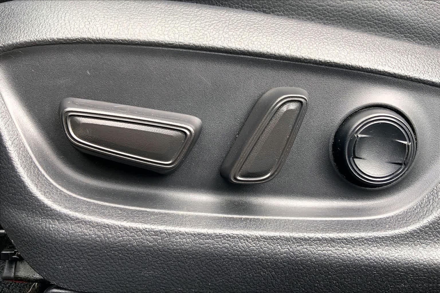 2021 Toyota Camry photo 34 of 36