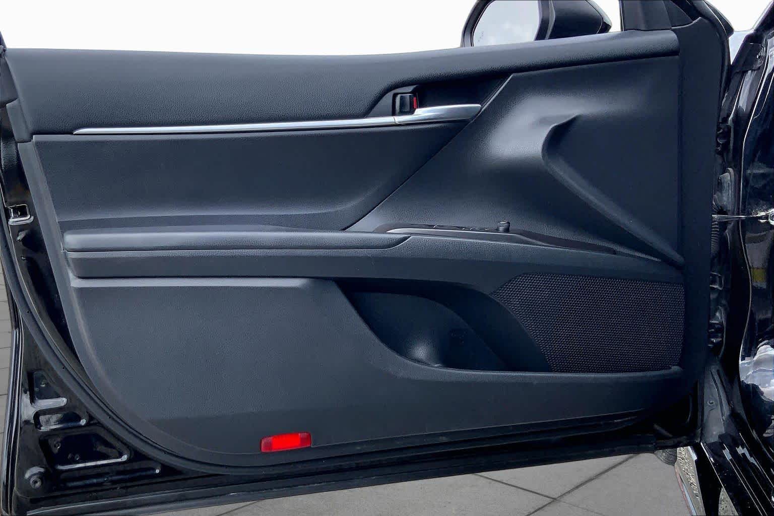2021 Toyota Camry photo 21 of 36