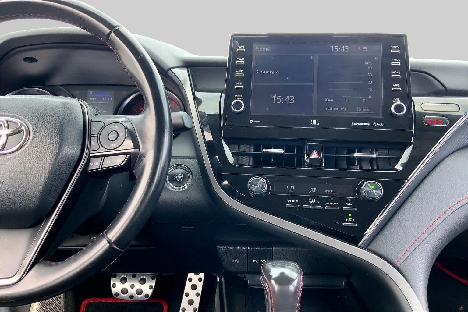 2021 Toyota Camry photo 7 of 36