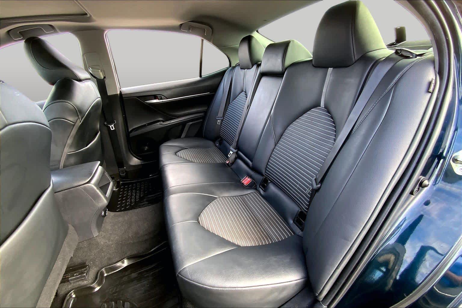 2020 Toyota Camry photo 20 of 33