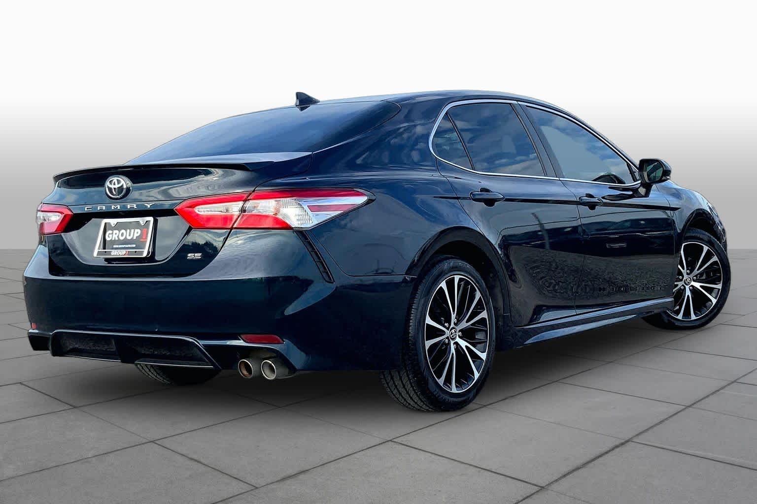 2020 Toyota Camry photo 13 of 33
