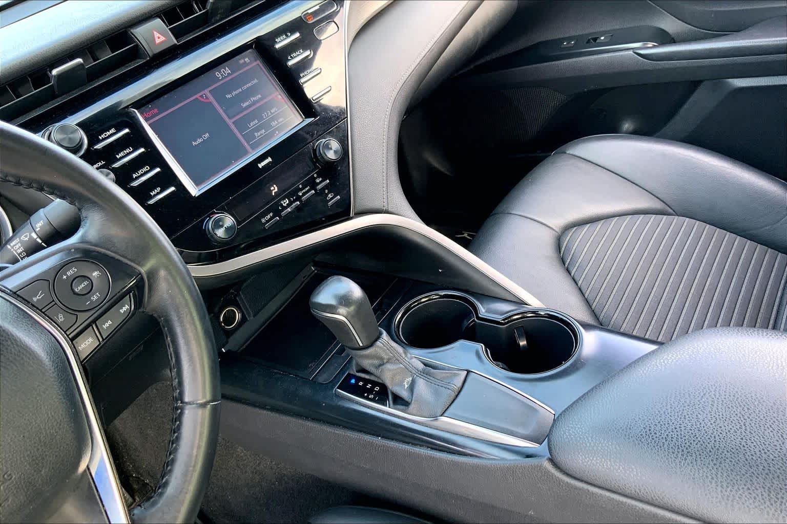 2020 Toyota Camry photo 16 of 33