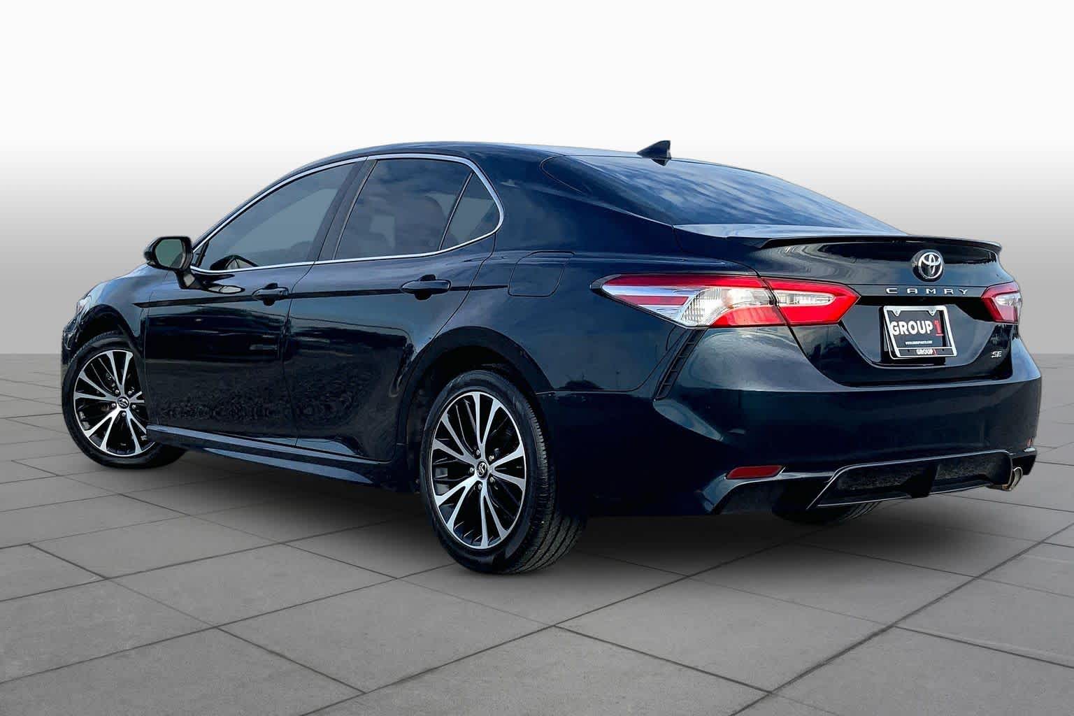 2020 Toyota Camry photo 12 of 33