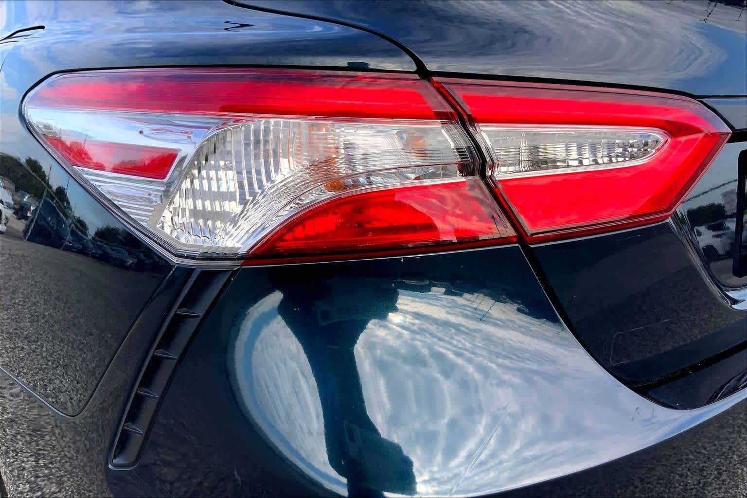 2020 Toyota Camry photo 28 of 33