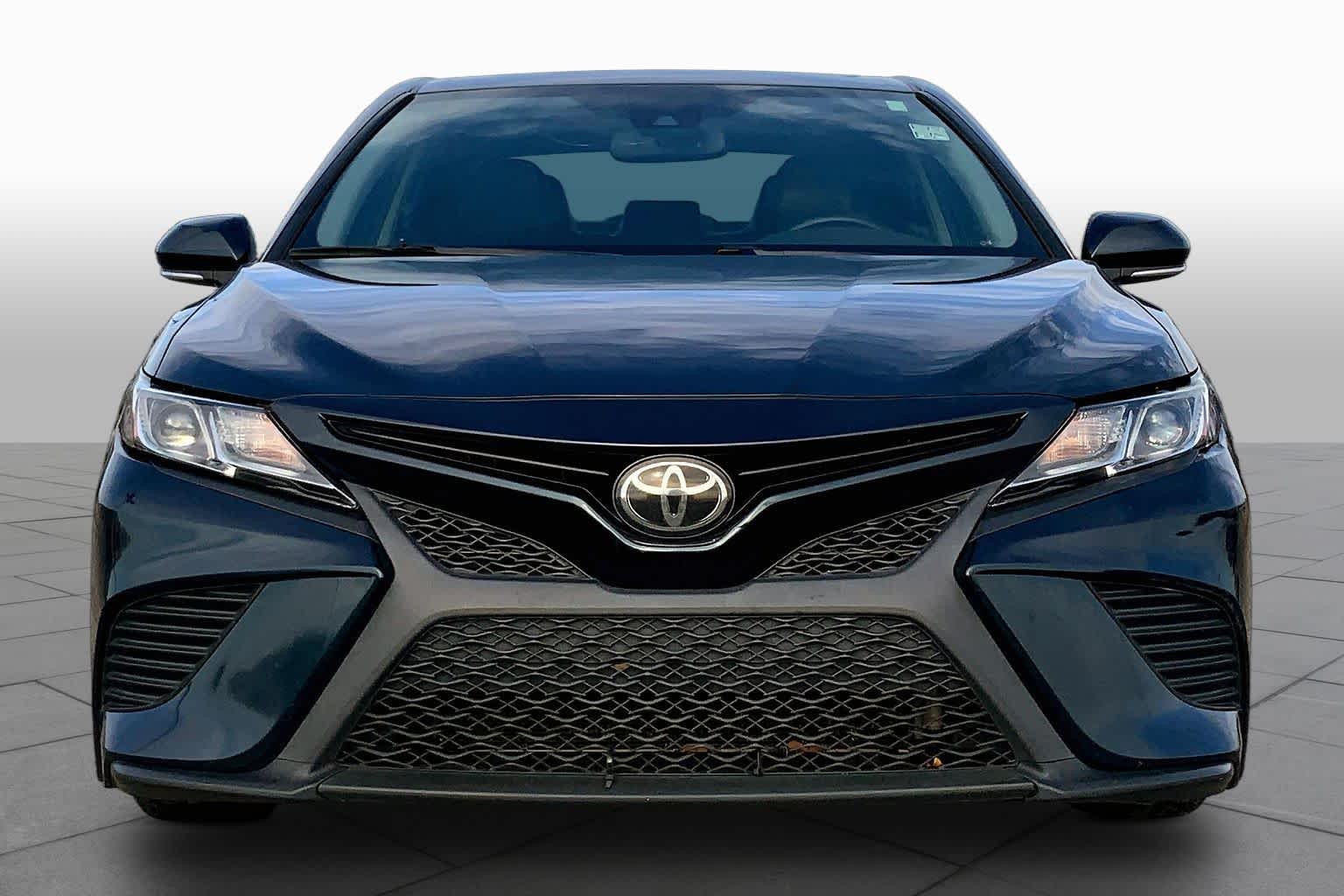 2020 Toyota Camry photo 4 of 33