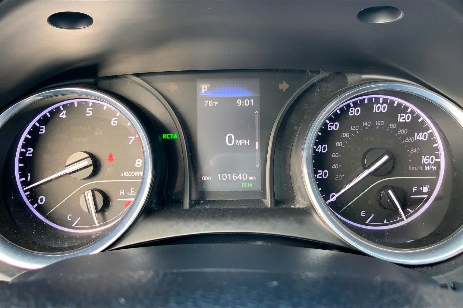 2020 Toyota Camry photo 25 of 33