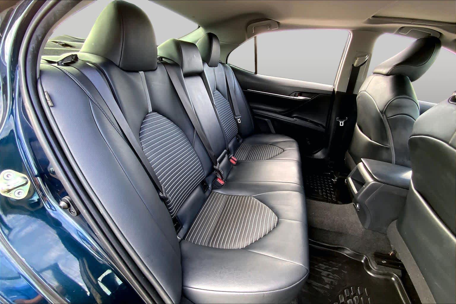 2020 Toyota Camry photo 19 of 33