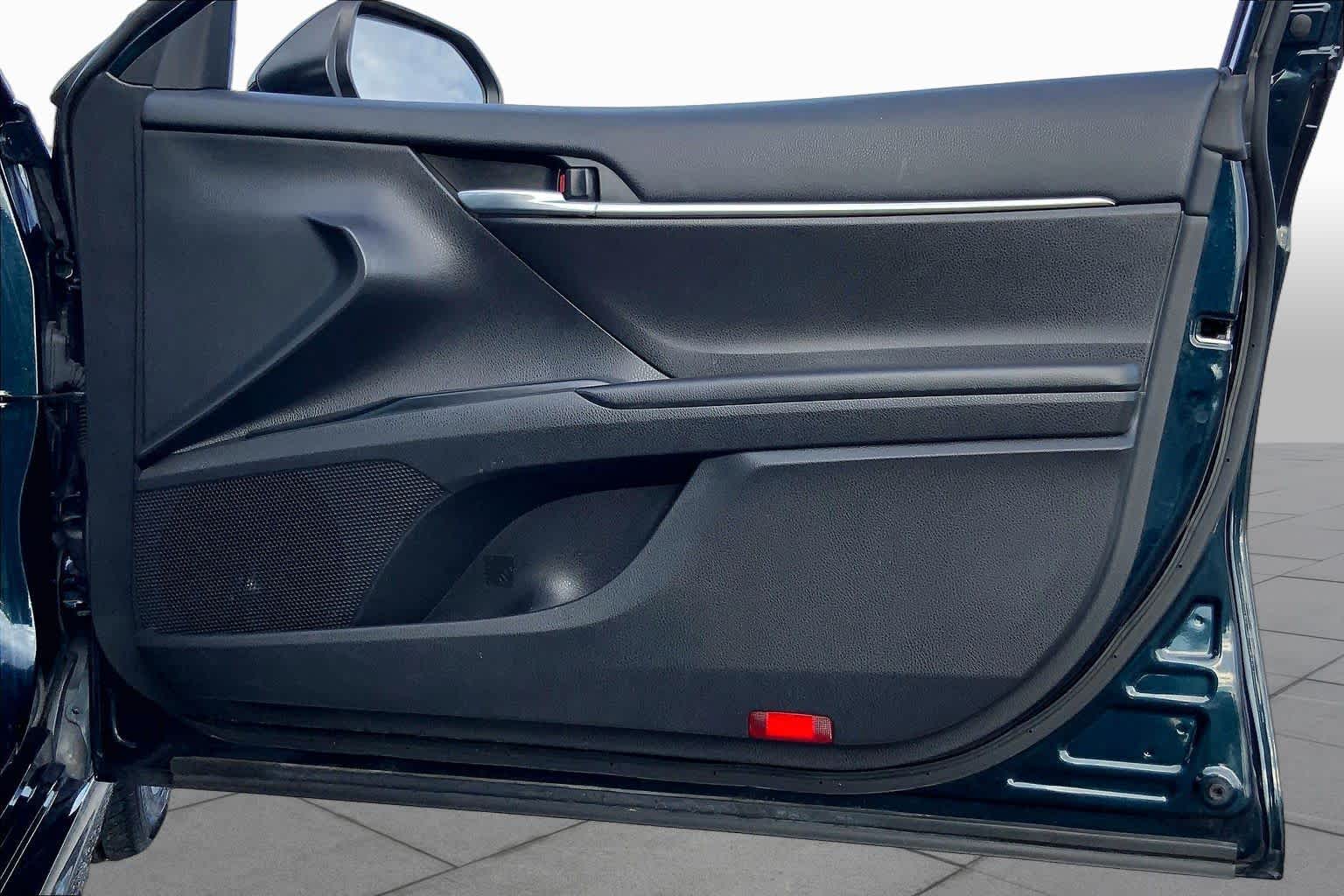 2020 Toyota Camry photo 22 of 33