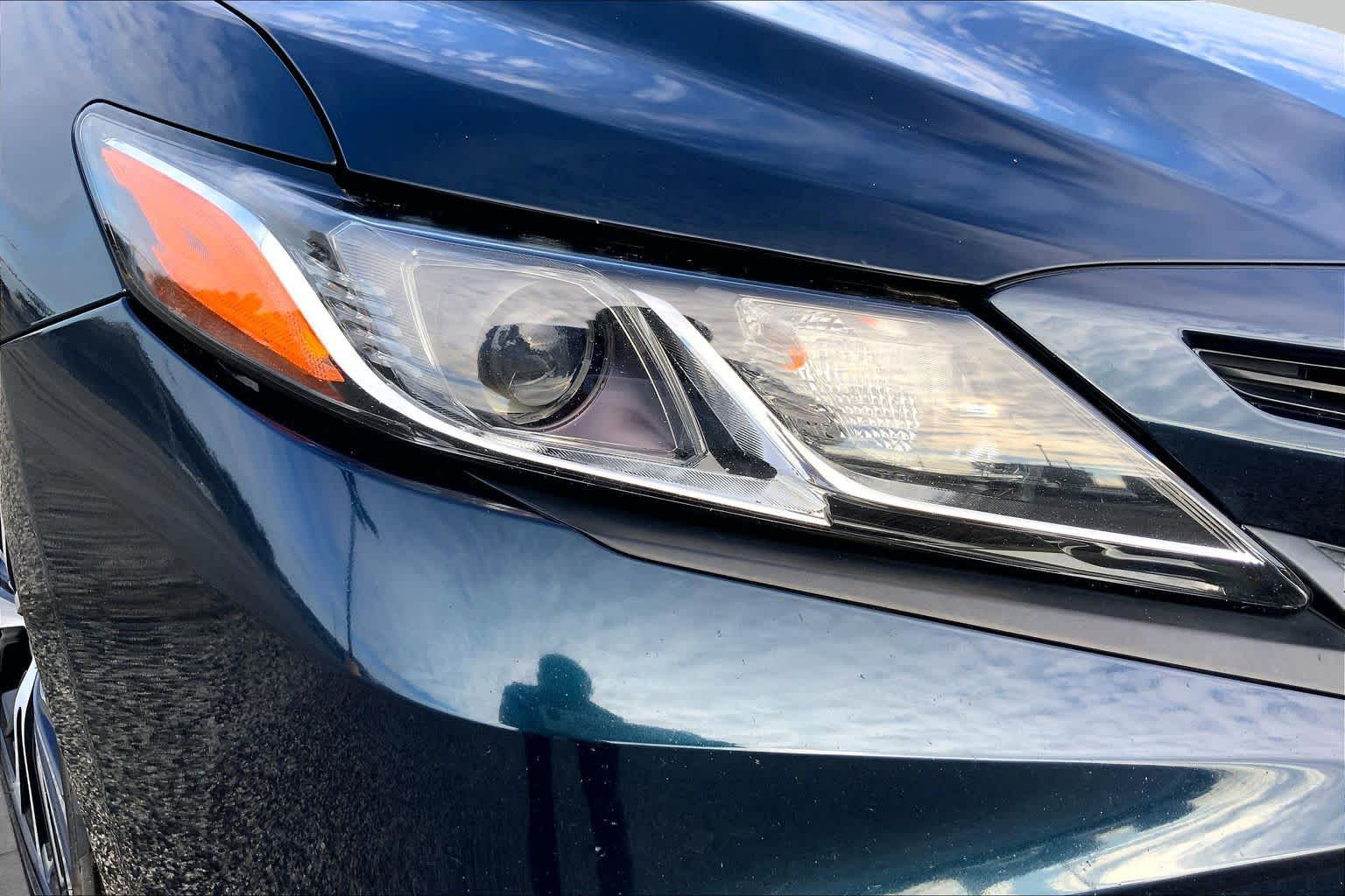2020 Toyota Camry photo 27 of 33