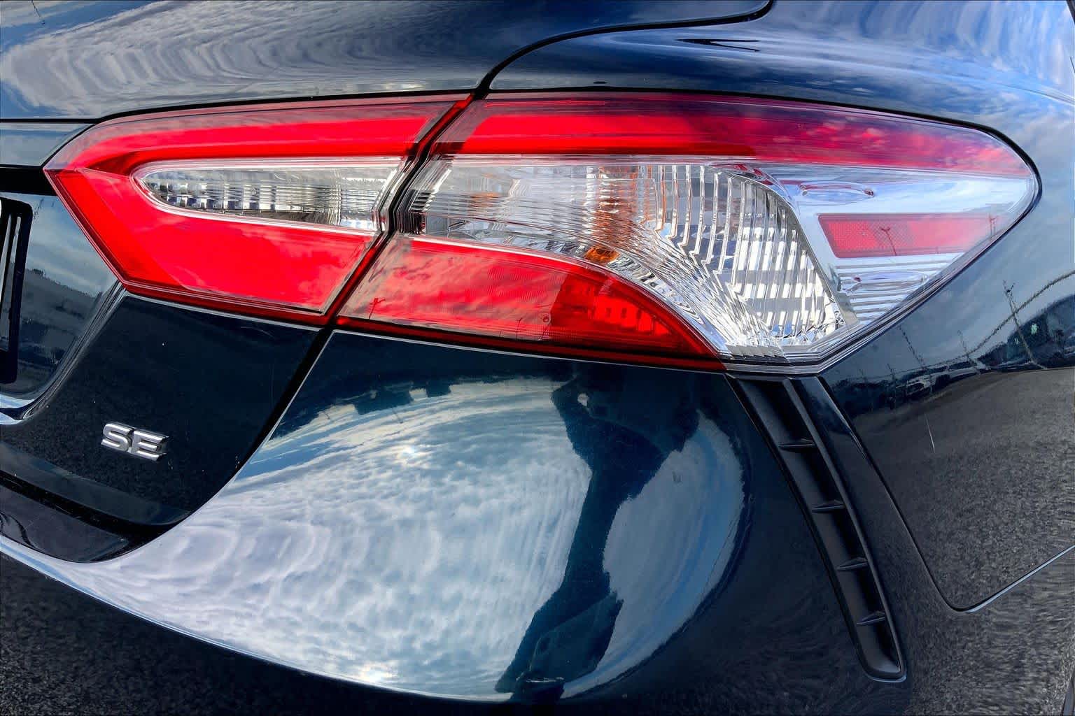 2020 Toyota Camry photo 10 of 33