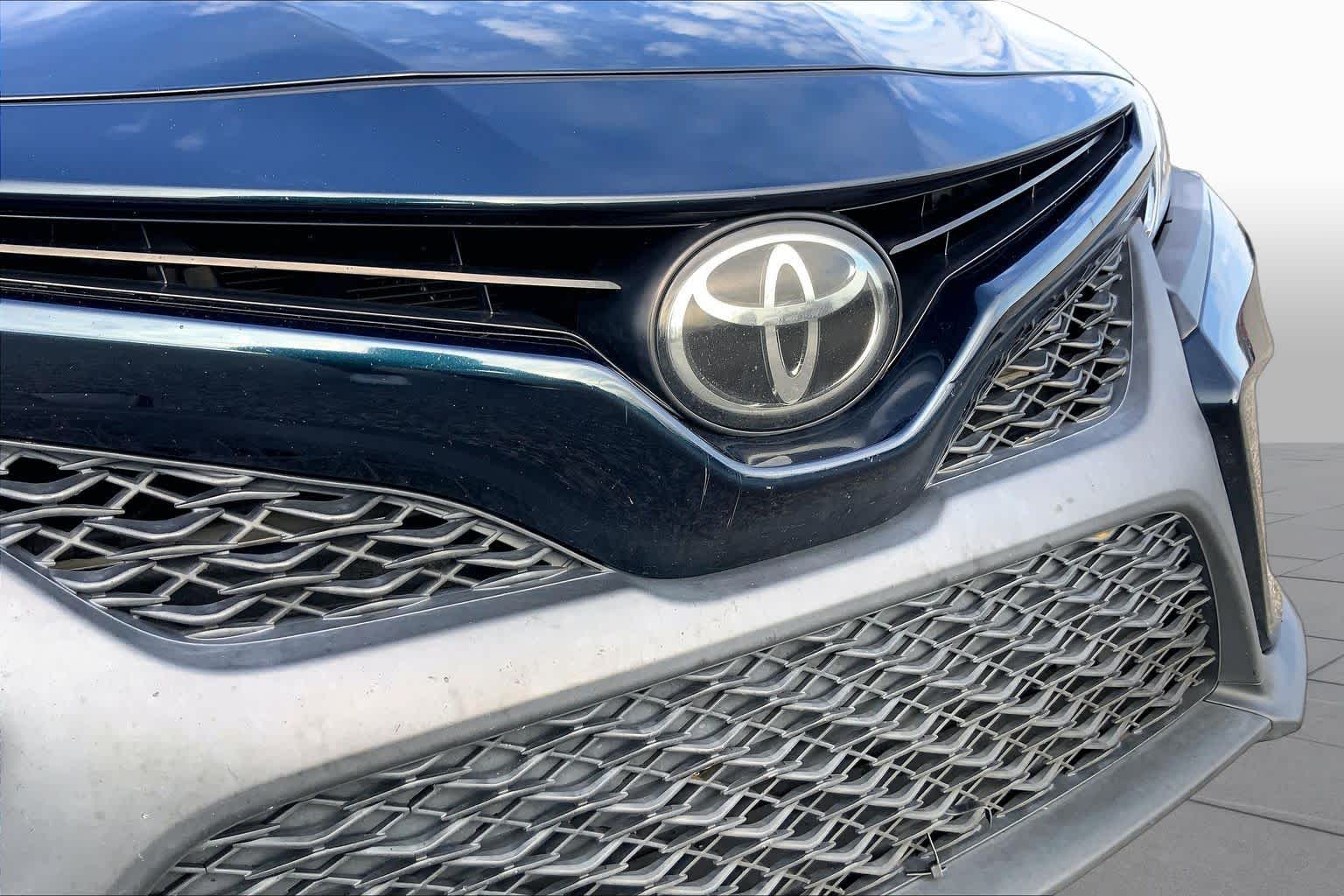 2020 Toyota Camry photo 29 of 33