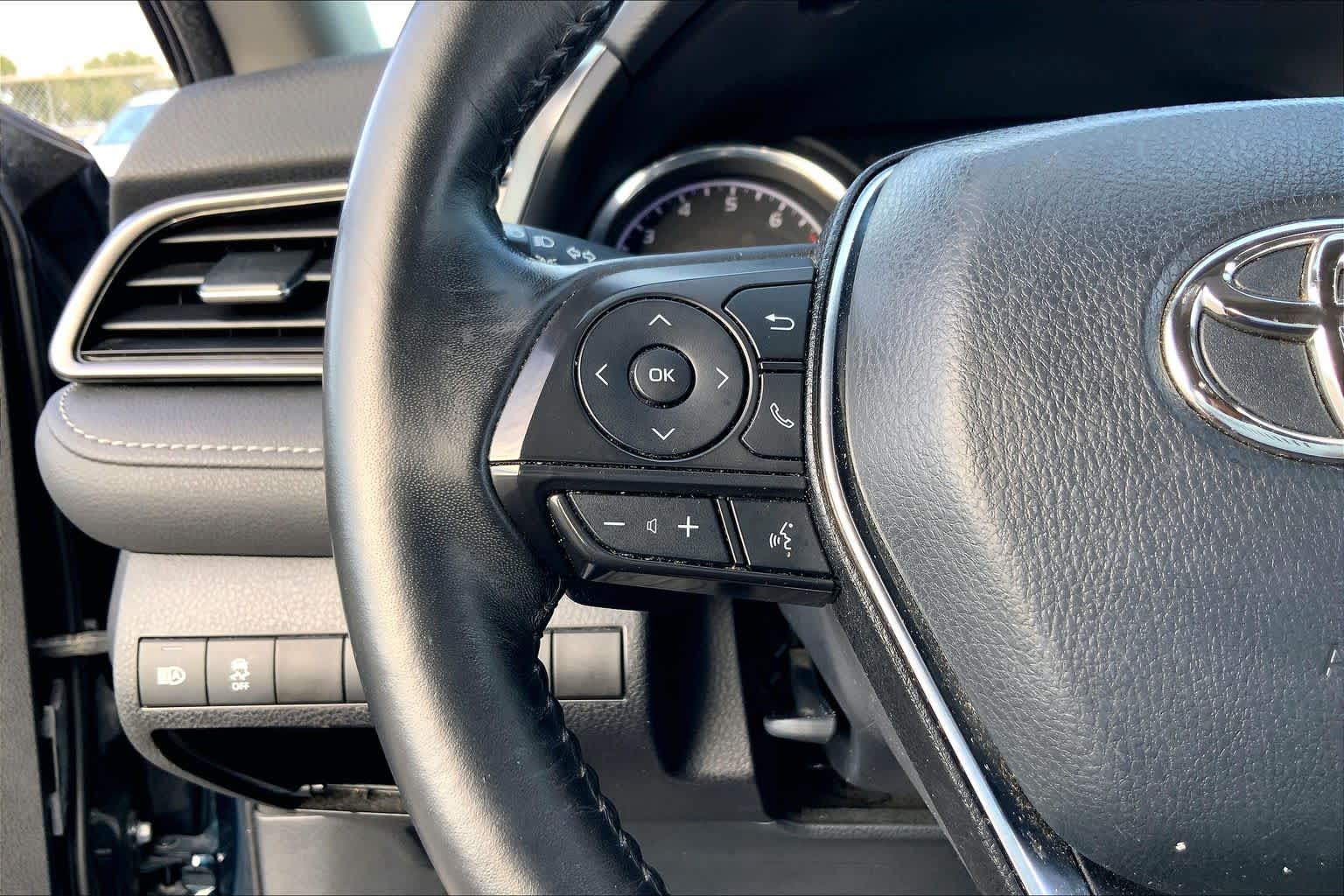2020 Toyota Camry photo 23 of 33