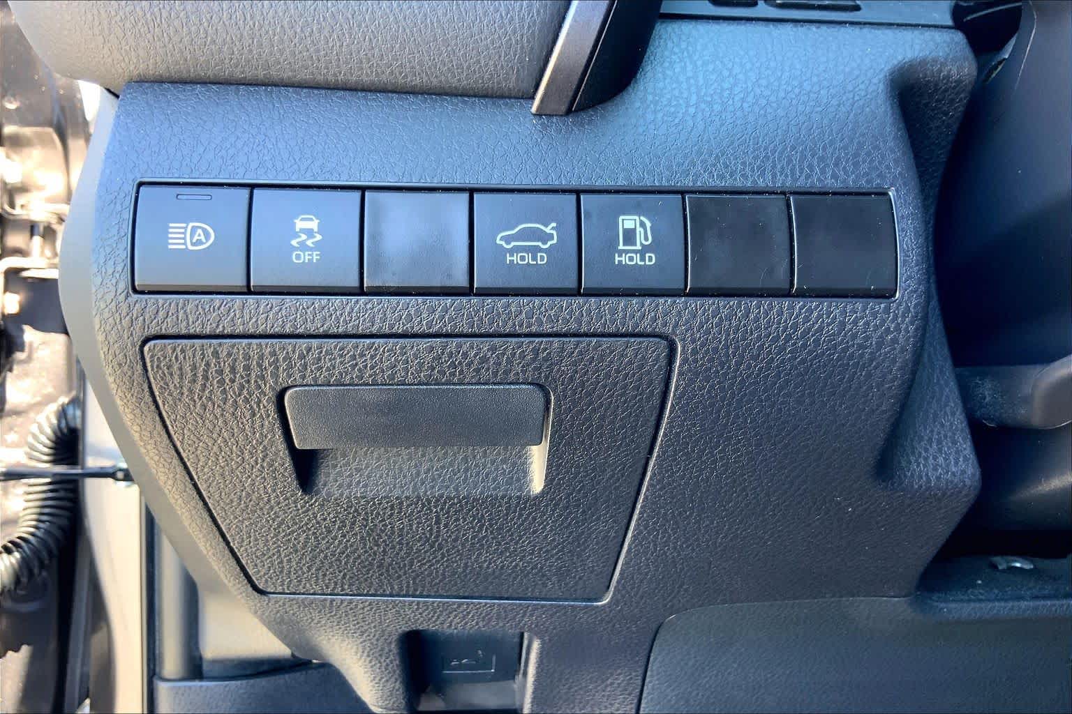 2023 Toyota Camry photo 33 of 36