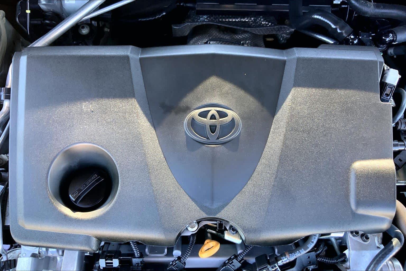 2023 Toyota Camry photo 32 of 36