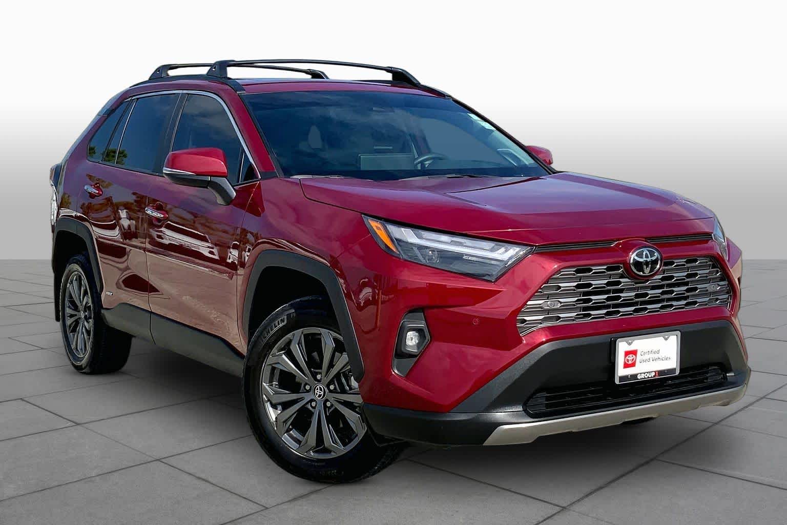2025 Toyota RAV4 photo 3 of 36