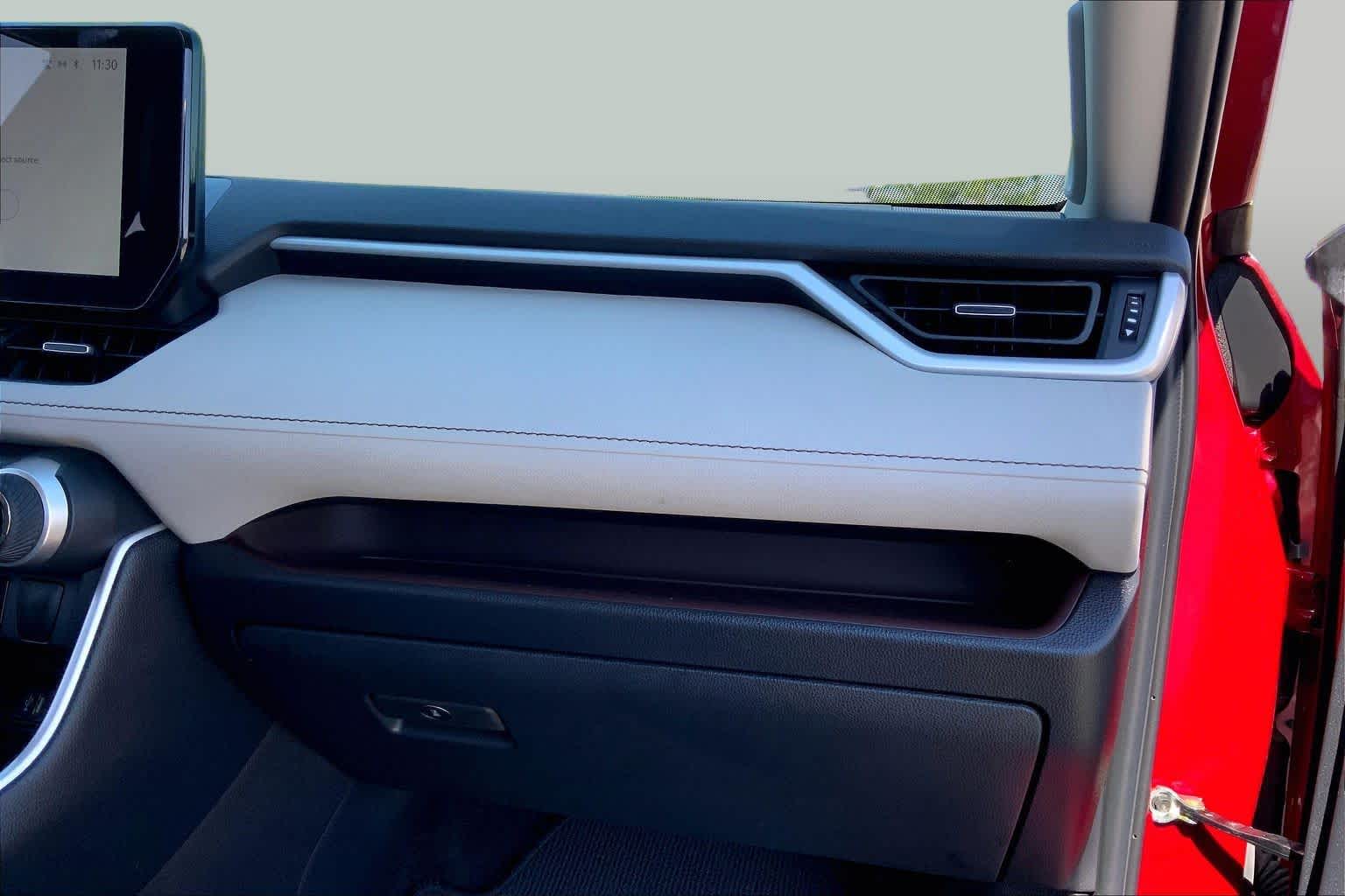 2025 Toyota RAV4 photo 18 of 36