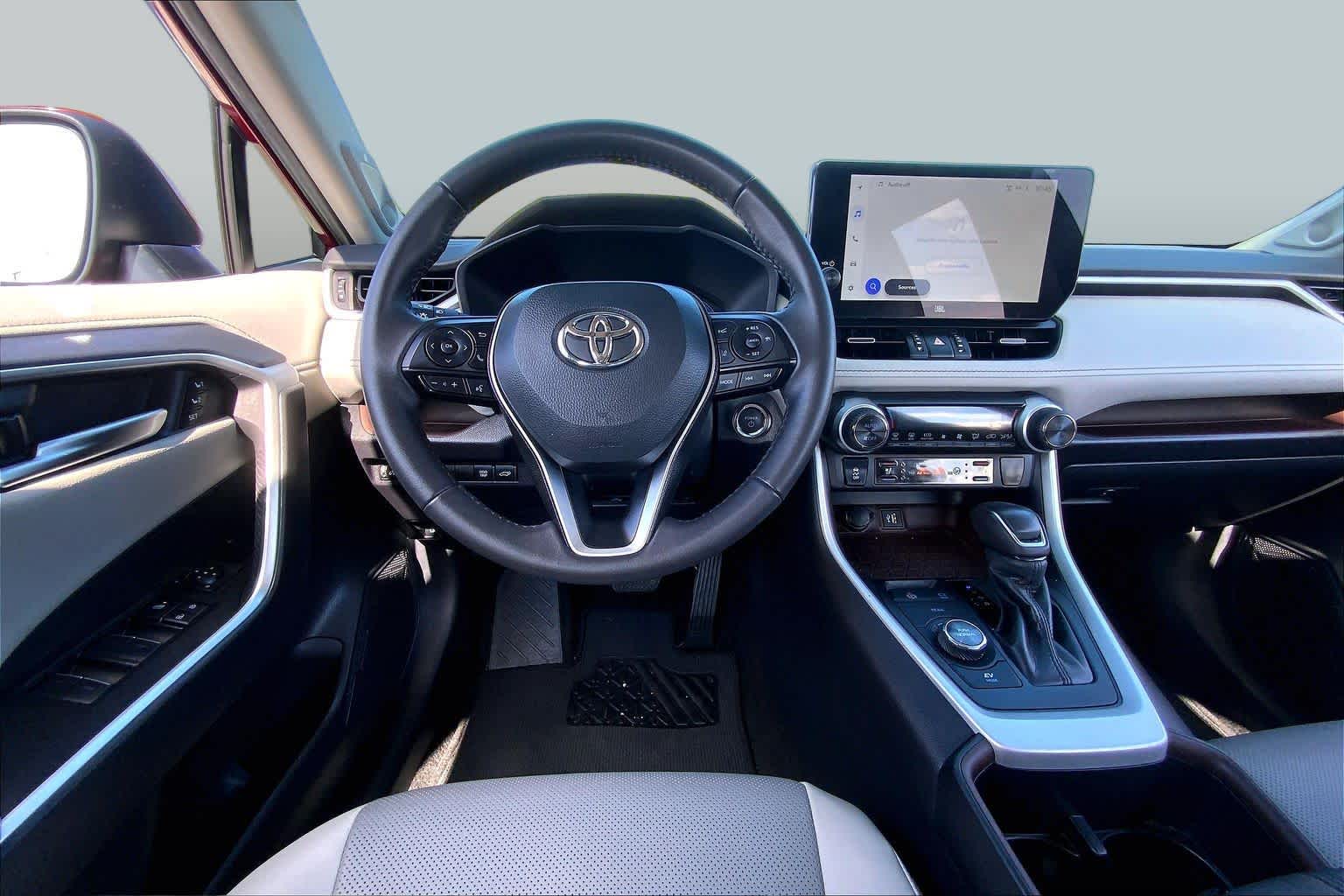 2025 Toyota RAV4 photo 6 of 36