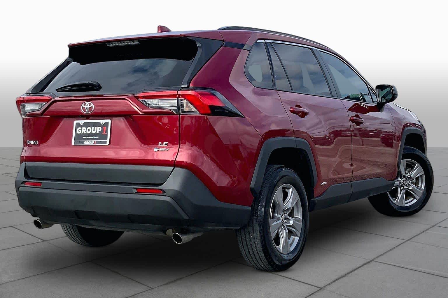 2025 Toyota RAV4 photo 13 of 35