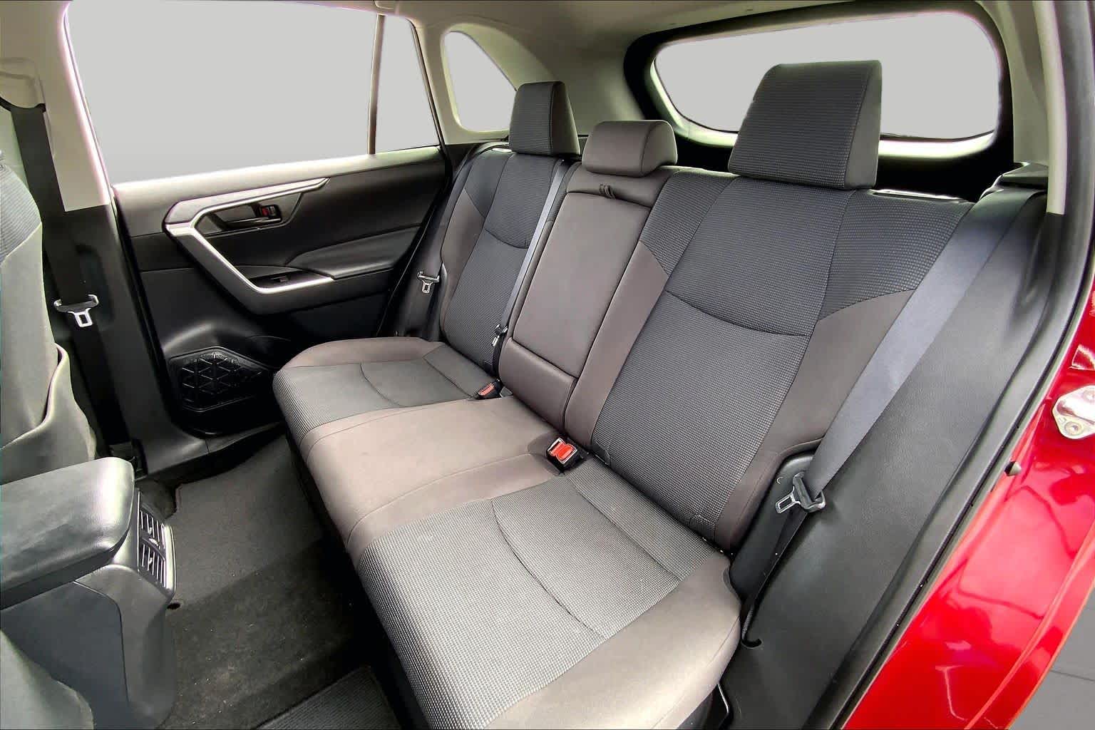 2025 Toyota RAV4 photo 20 of 35