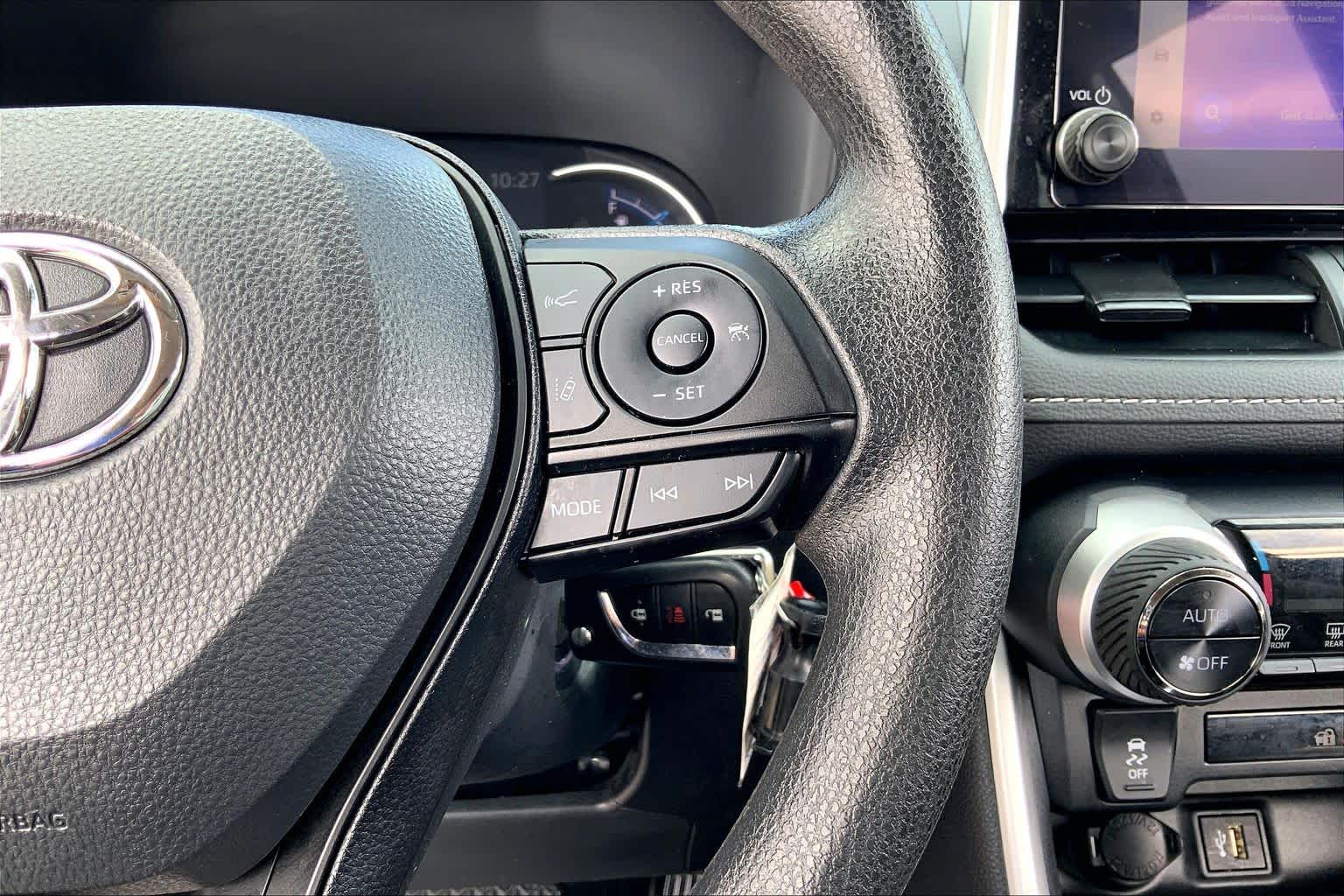 2025 Toyota RAV4 photo 24 of 35