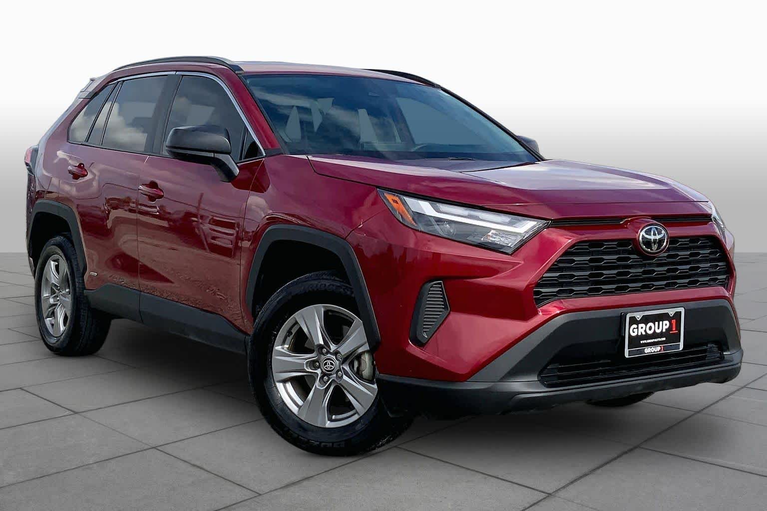 2025 Toyota RAV4 photo 3 of 35