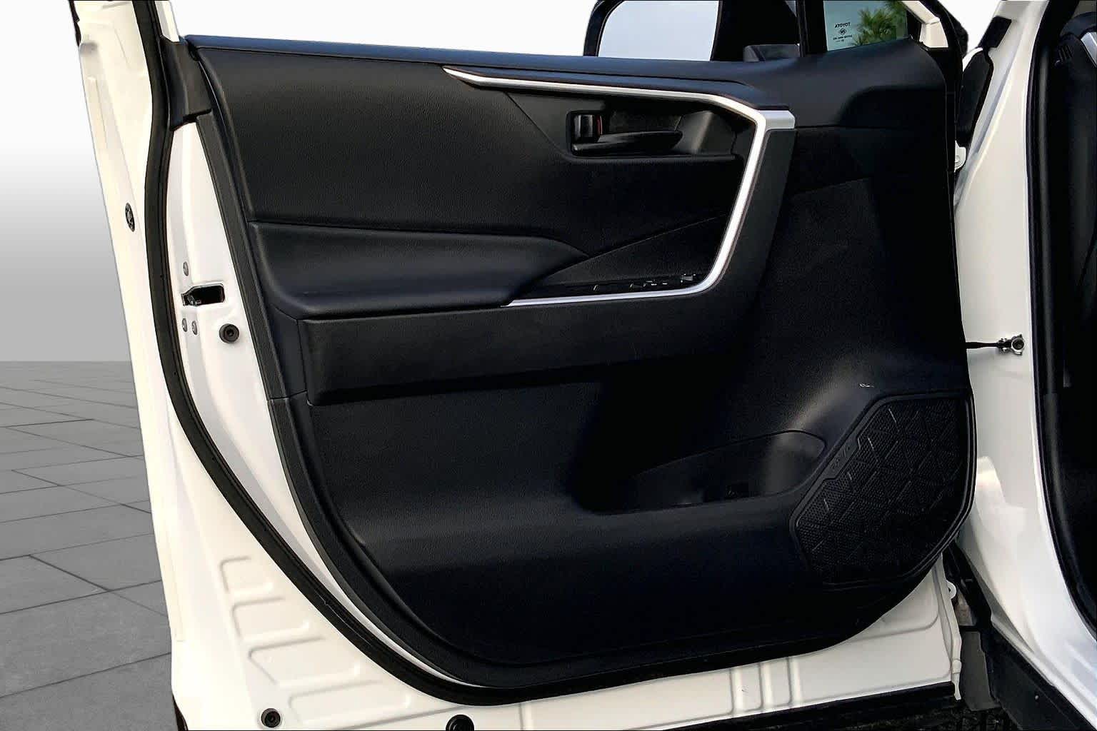 2025 Toyota RAV4 Hybrid LE Ice Cap at Group 1 Toyota Southwest