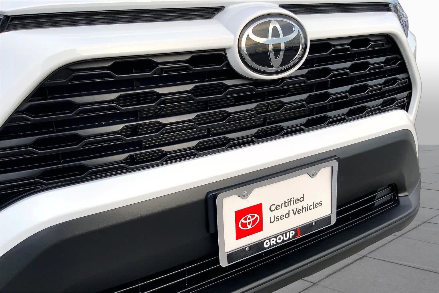 2025 Toyota RAV4 Hybrid LE Ice Cap at Group 1 Toyota Southwest
