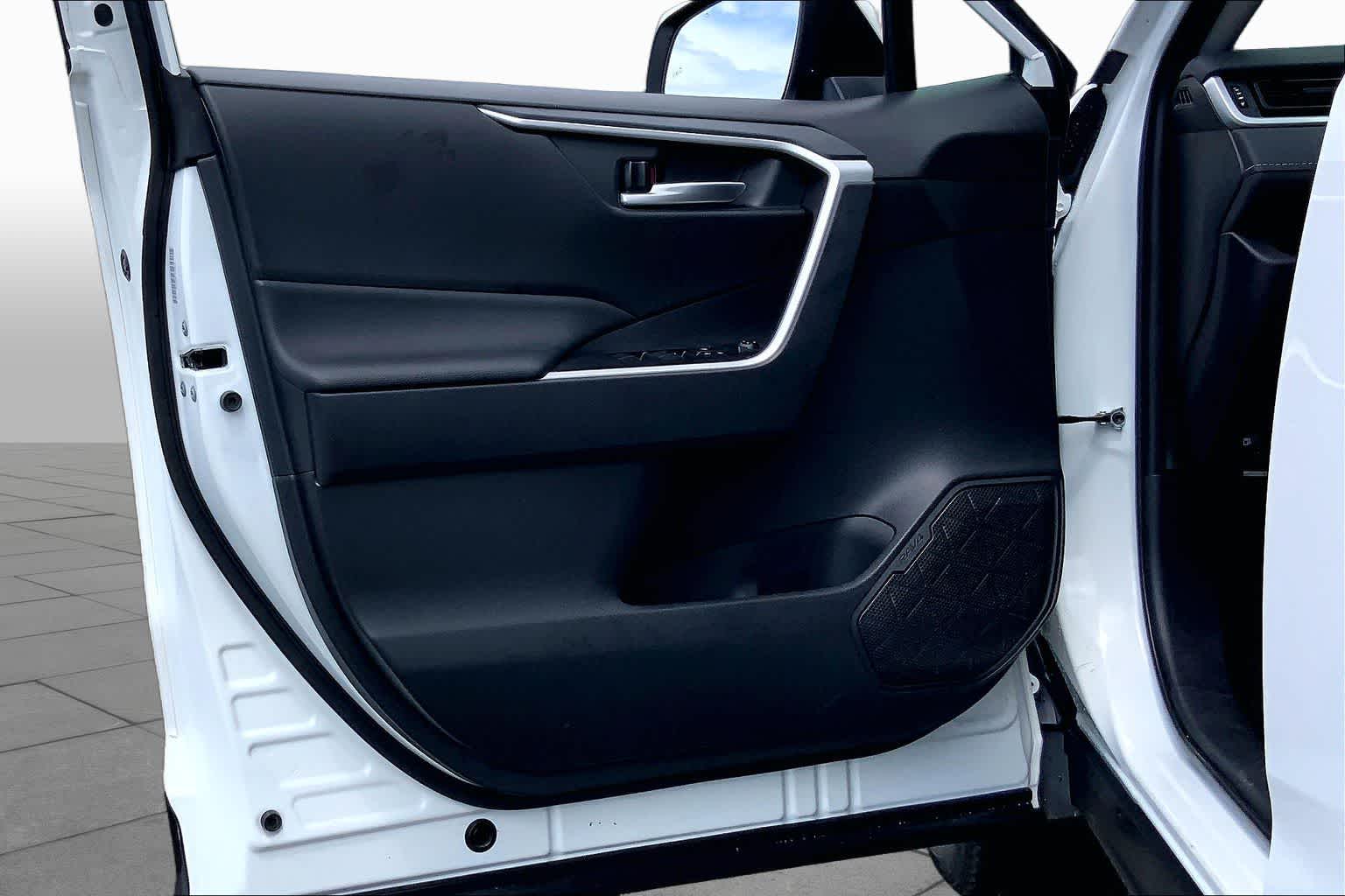 2025 Toyota RAV4 Hybrid XLE Ice Cap at Group 1 GMC Buick South